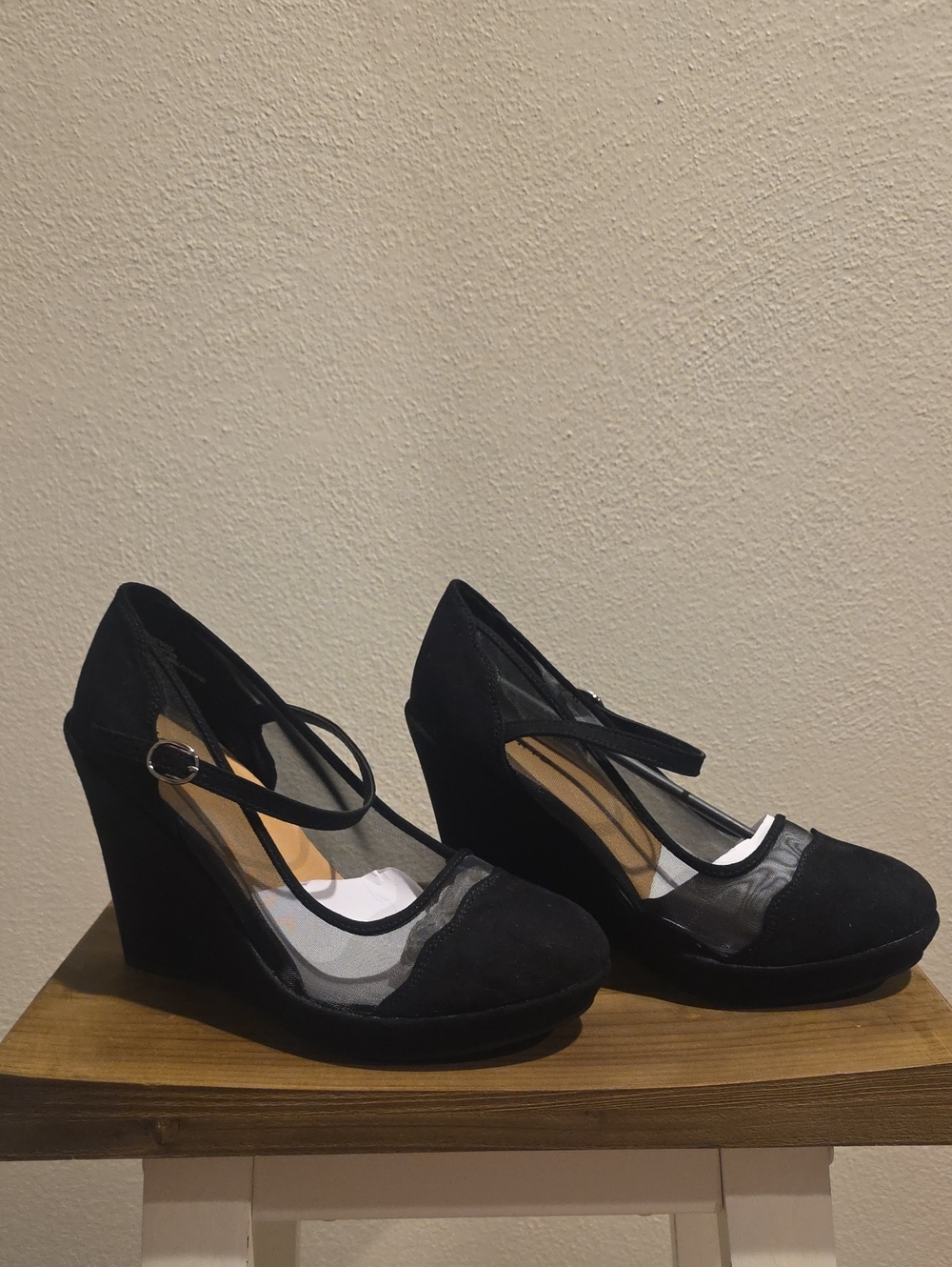 Torrid Faux Suede And Mesh Platform Heels New Without Box